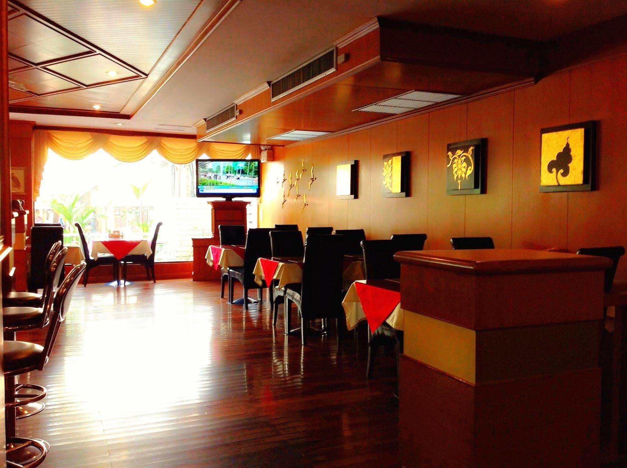 Dynasty Inn Pattaya Ngoại thất bức ảnh